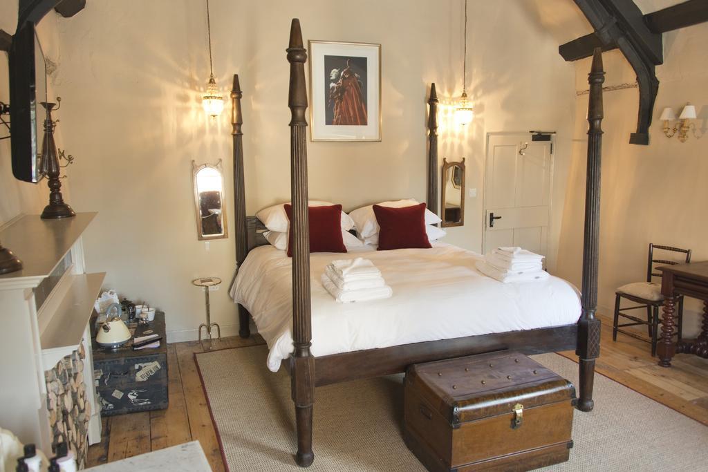 The White Hart Otel Somerton  Oda fotoğraf